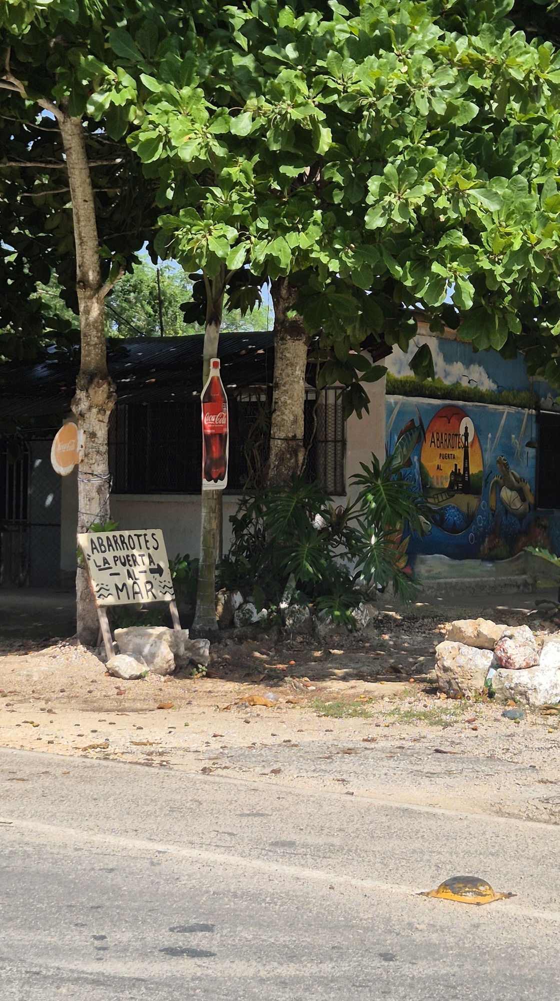 Comercio al por menor en acceso a Puerta al Mar, 8/2026