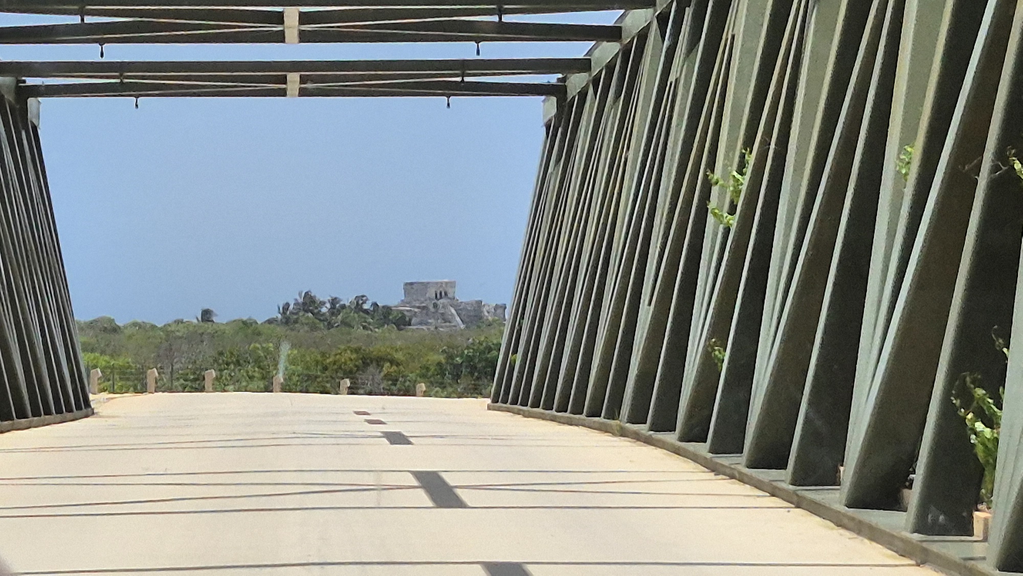 Sitio Arqueológico de Tulum desde Parque del Jaguar, 8/2026